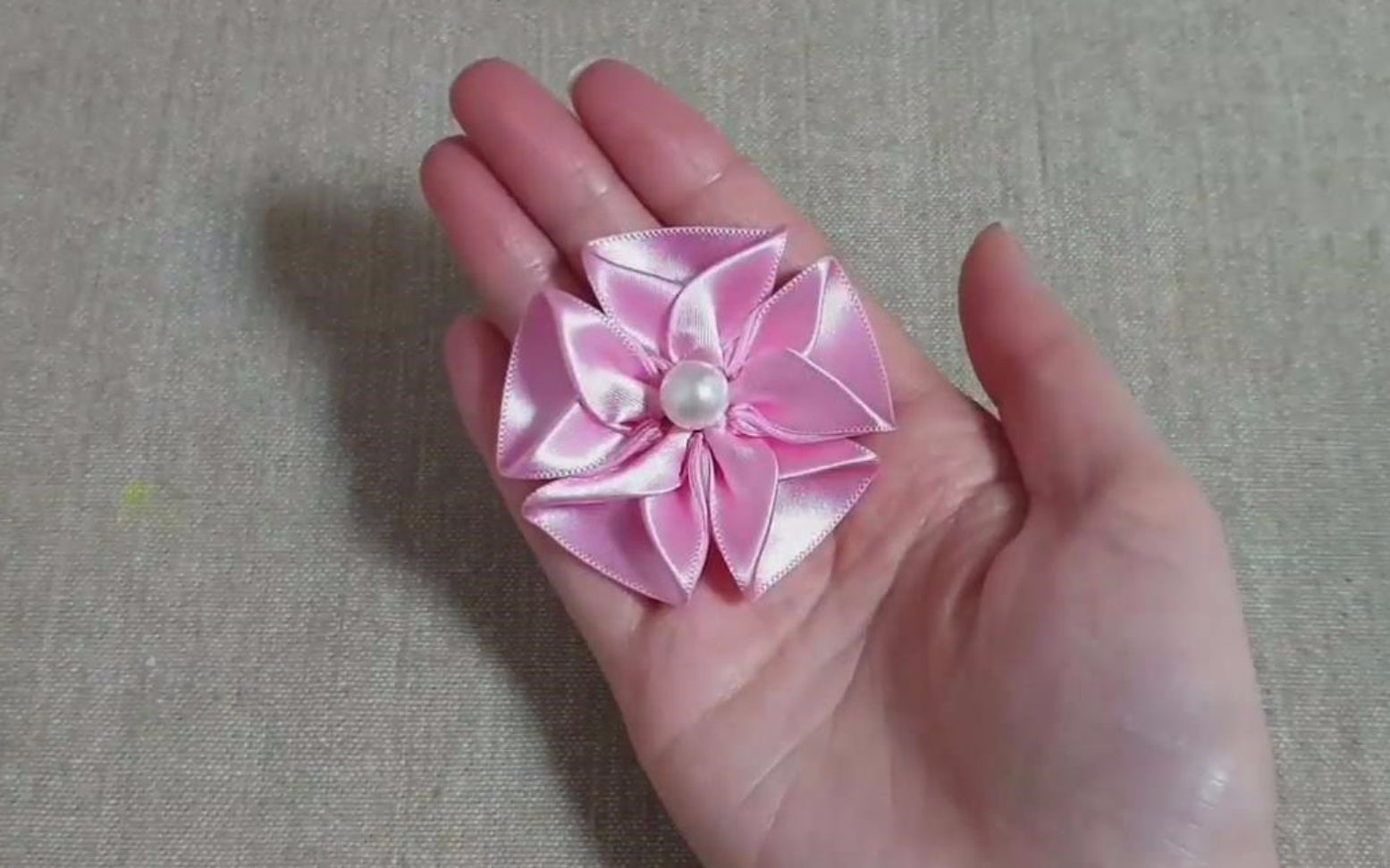 创意手工diy,带你学习如何用缎带制作花朵!