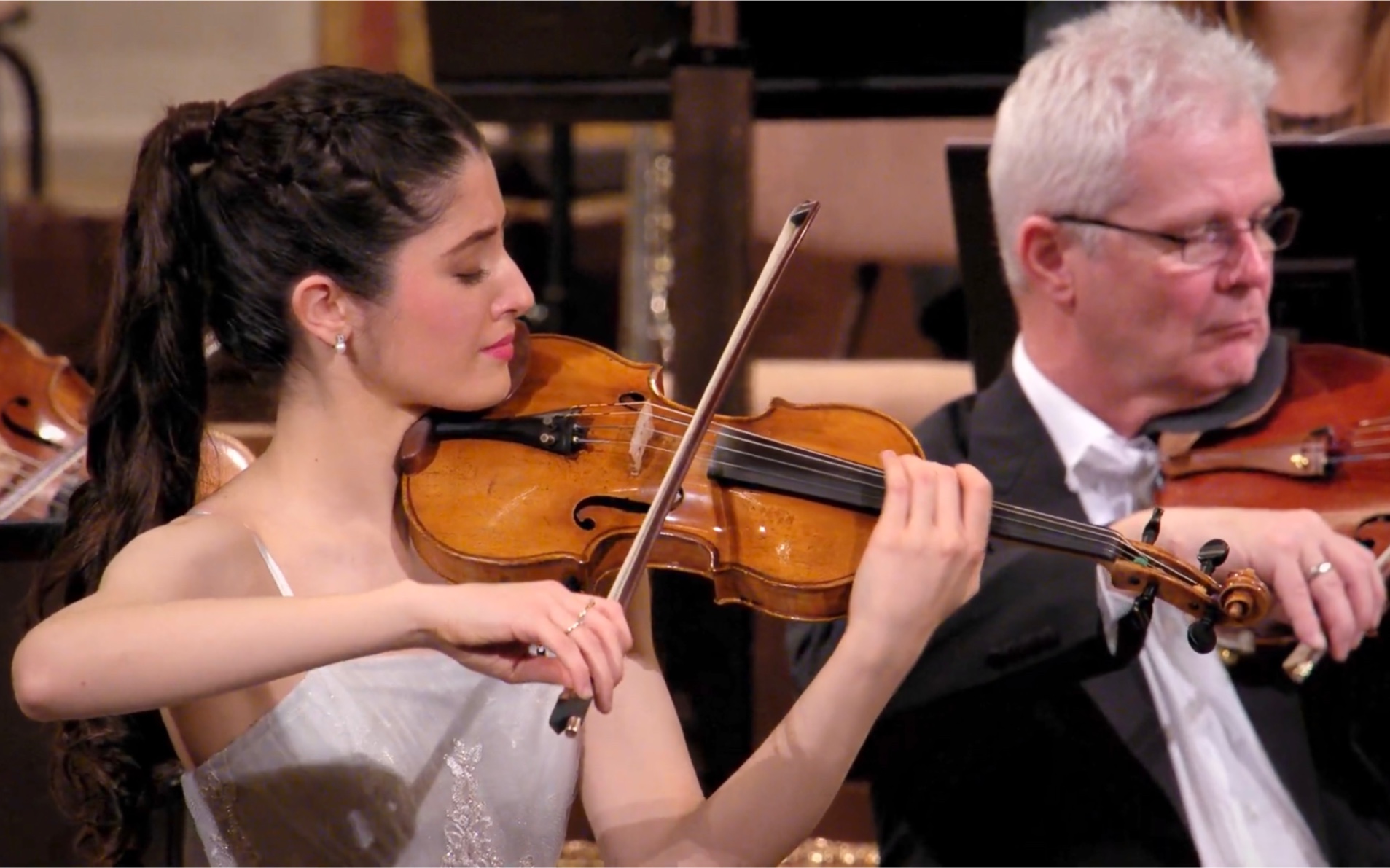 [图]María Dueñas & 小提琴·伊萨伊-摇篮曲｜Ysaÿe: Berceuse, Op.20 & Wiener Symphoniker, Violin