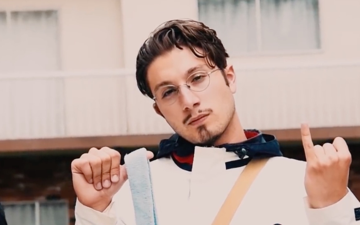 【bbno$】 - coasting ft. futon don (prod.