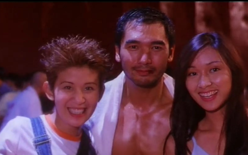 香港黑帮经典古惑仔十三妹看可乐打拳一见倾心