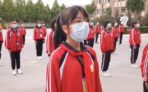 新疆这所学校，学生们沉痛悼念袁隆平爷爷，发出“接力”誓言！