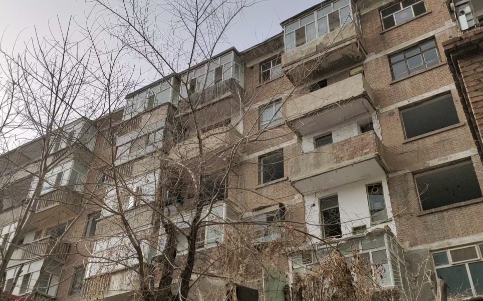 探秘八十年代废弃小区,居民全部匆忙搬走,这里发生了什么?