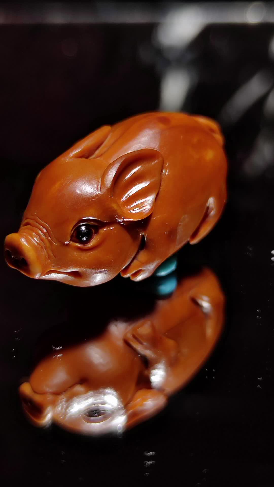 橄榄核精工设计雕刻生肖猪