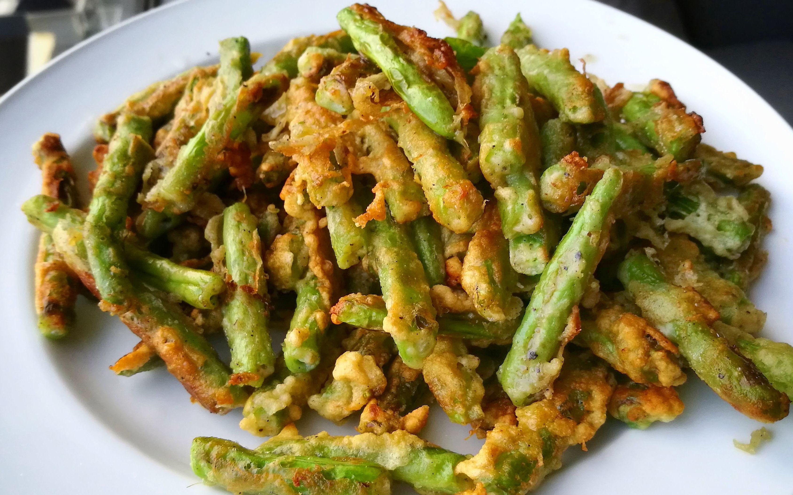 在家做香酥豆角,比外面买的好吃多了,香酥美味非常好吃_哔哩哔哩_bili