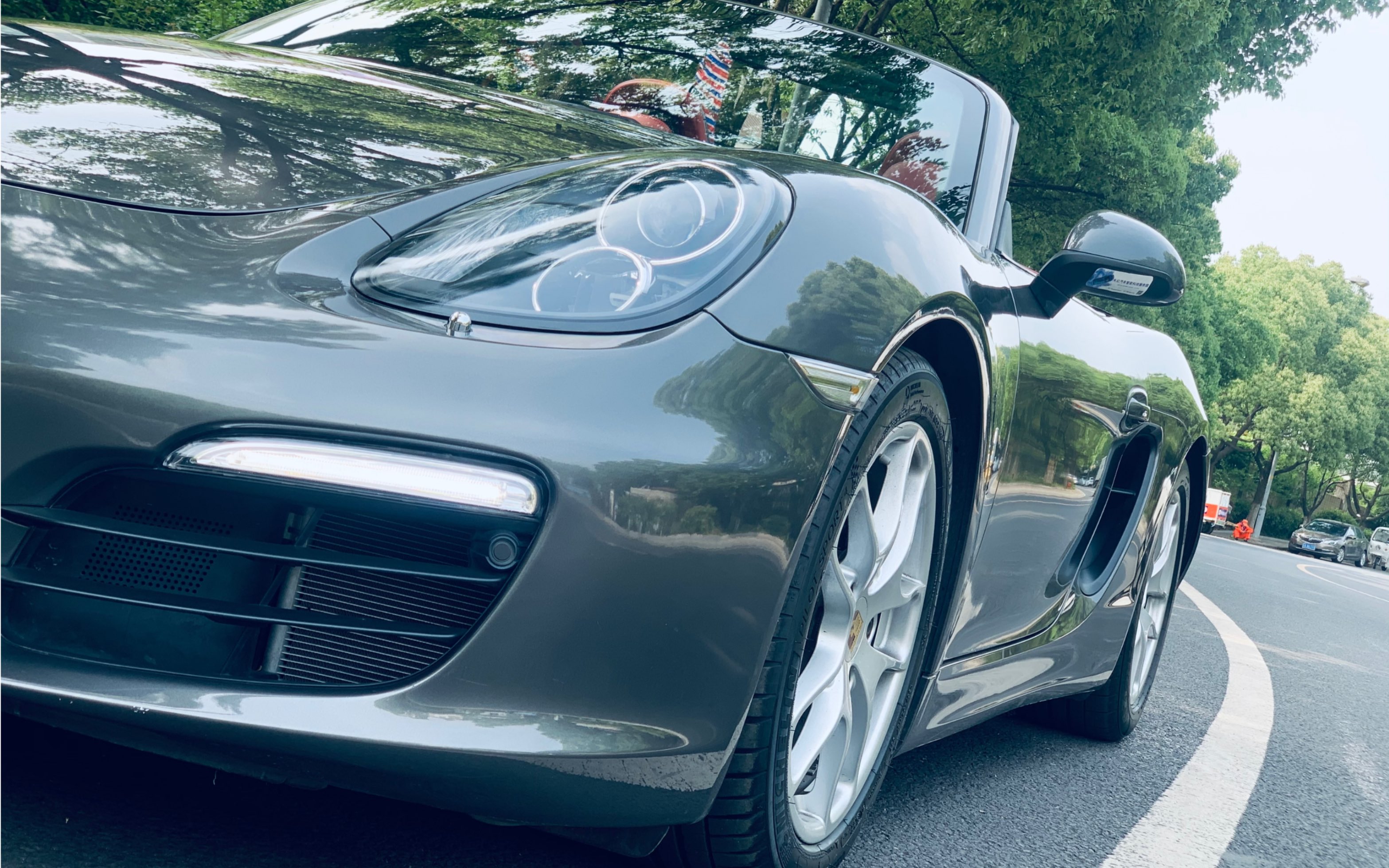 16年保时捷boxster玛瑙灰波尔多红内红顶选配单81万 上路90多万未代