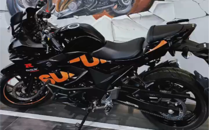 做梦素材Gsx250提车&第一回上路.都2022年了,谁不想有台gsx250啊?哔哩哔哩bilibili