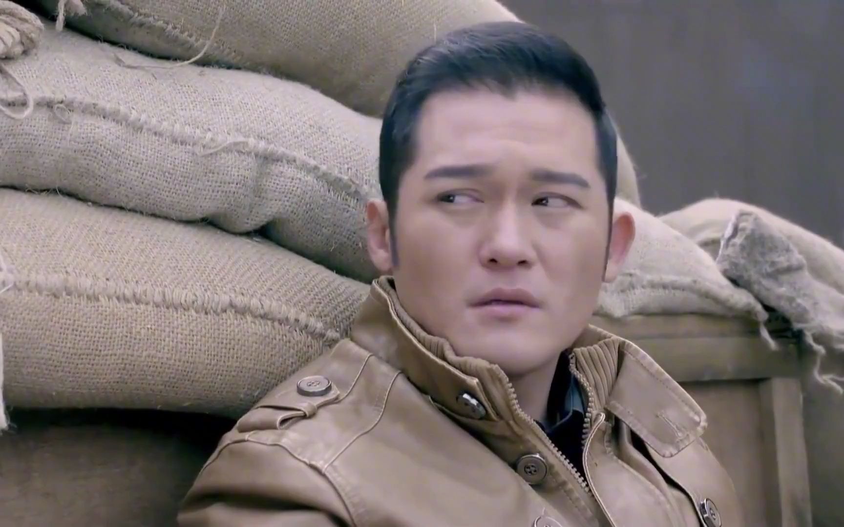 山鹰:局长叛变当走狗,女神枪当机立断抬手一枪,送他见阎王