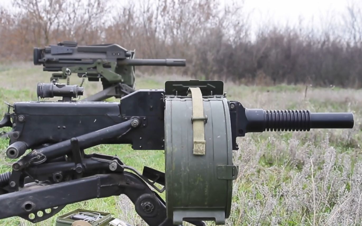 一人打出一个班火力?苏联ags-17烈火榴弹发射器,致死范围7-9米