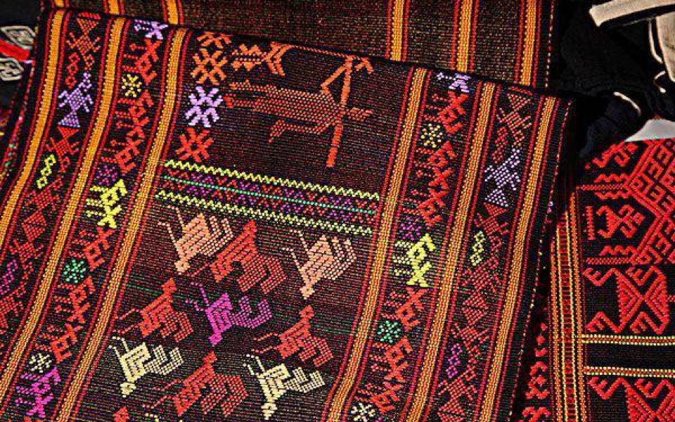 "黎锦:民族文化的传承与发展"专题采访