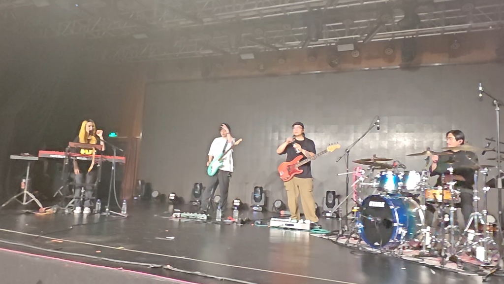 铁之贝克25周年巡演《从地心窜出》,演出结束后,安可talking