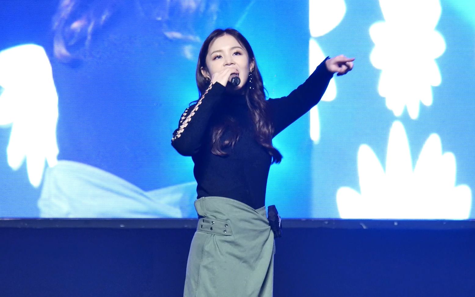 【李夏怡】rose 181128 lee hi fancam[4k]_哔哩哔哩 (゜-゜)つロ
