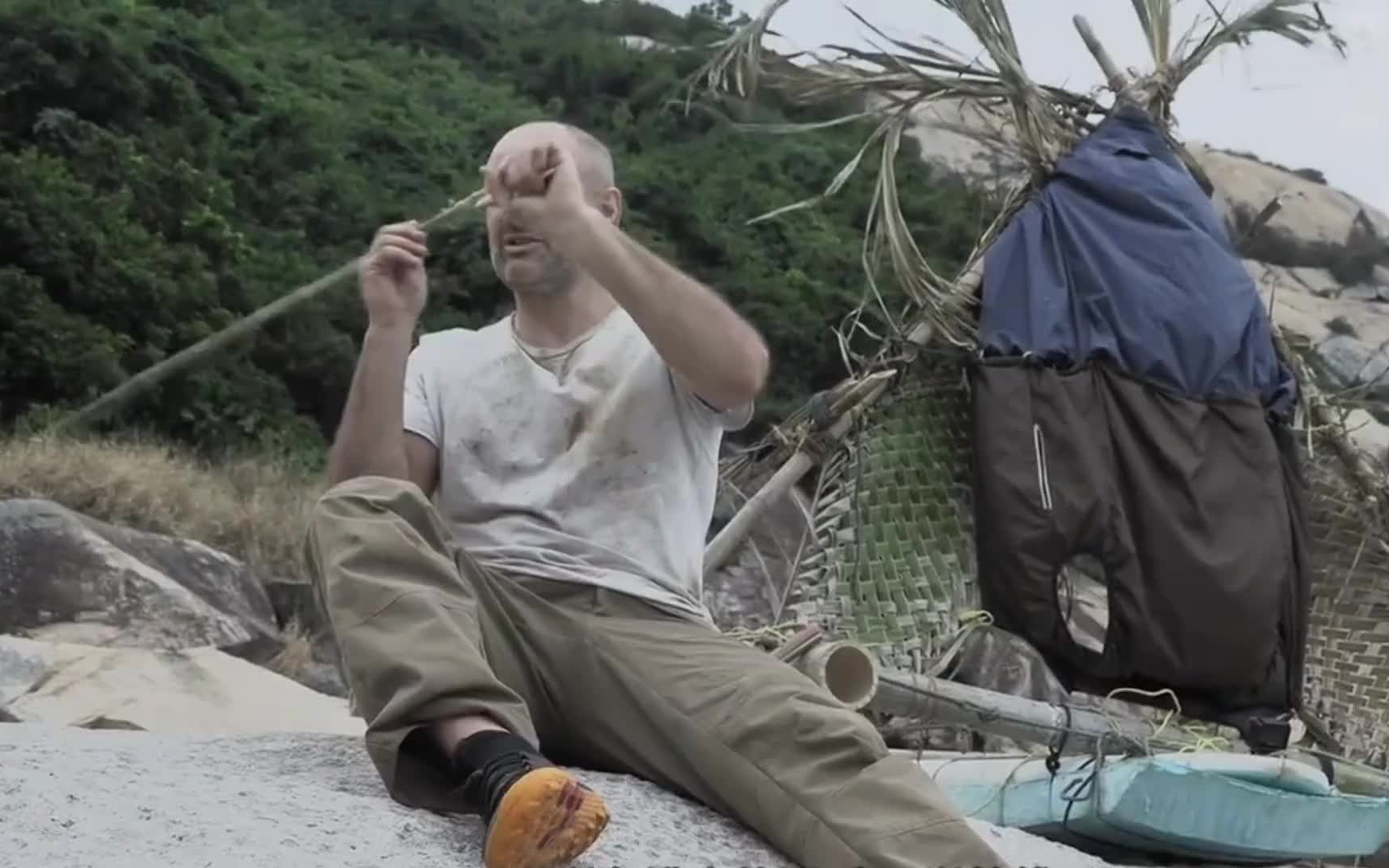 决胜荒野:德爷来到广东野外生存竞赛,第一次吃上香喷喷的烤香芋 户外