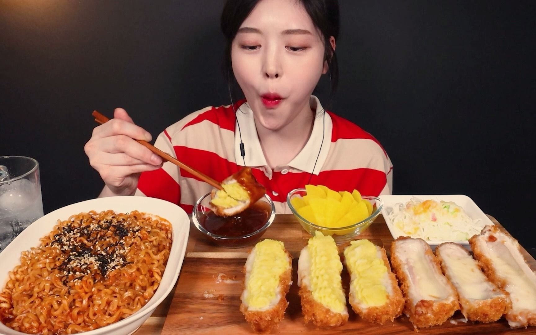 【韩国吃播-boki小姐姐】地瓜芝士炸猪排 芝士炸猪排 火鸡面~咀嚼音