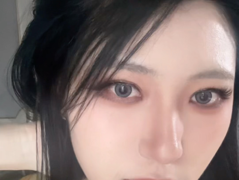 谁不想和吴世勋打游戏啊!(小涵同学烟熏妆交作业