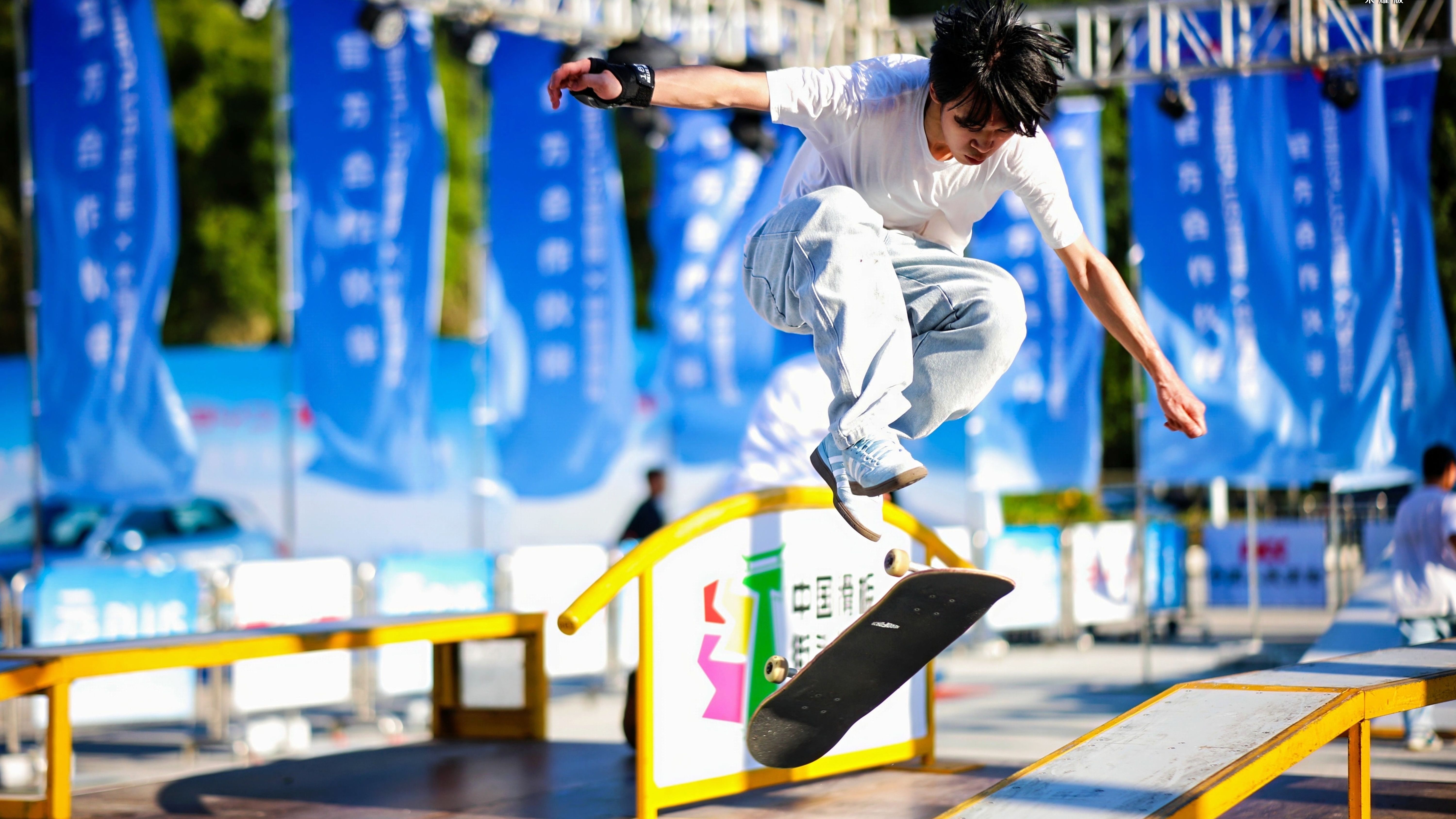 元plus荣耀版助力中国滑板街头巡回赛