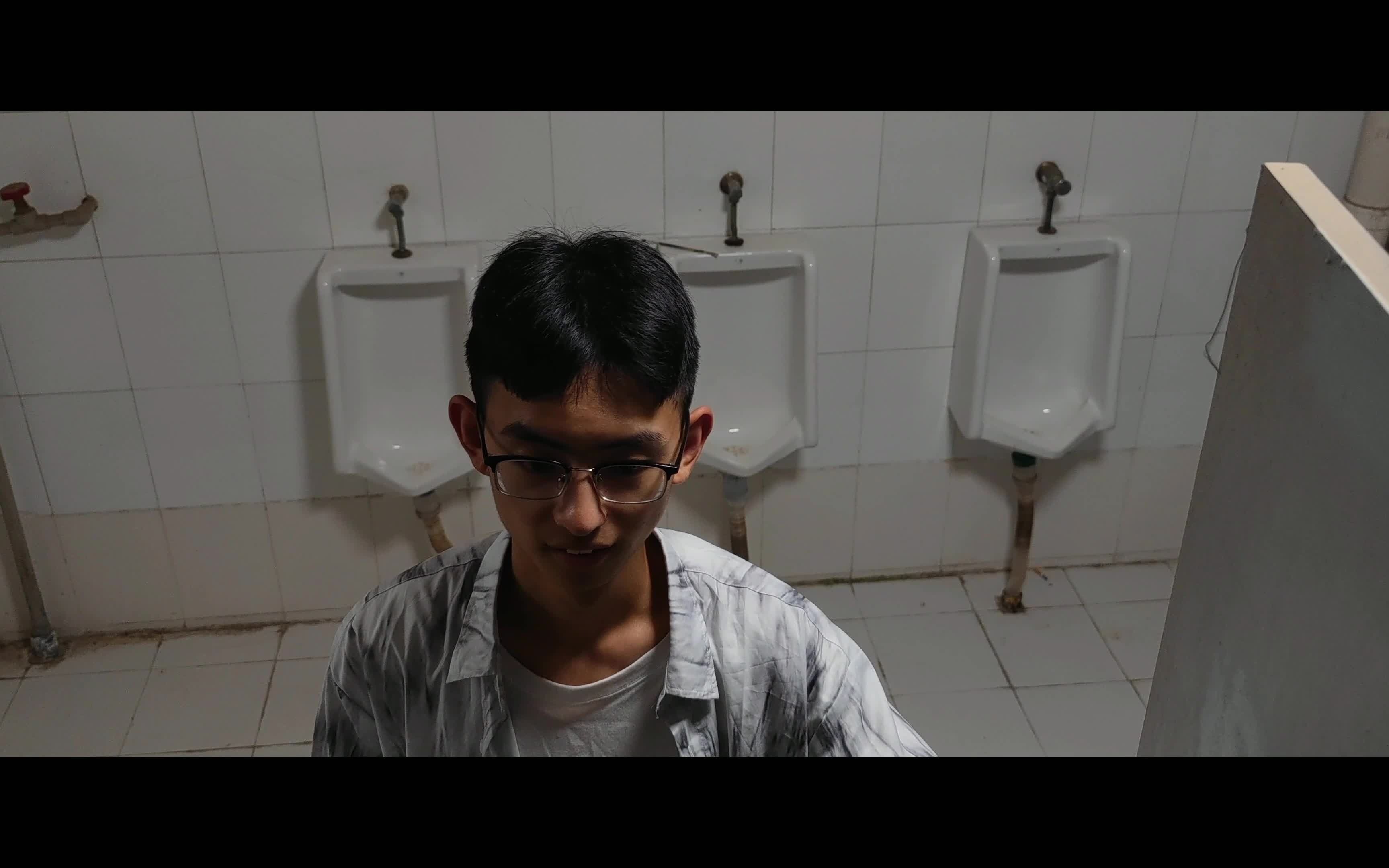 5分钟惊悚小短片—《厕所的涂鸦》_哔哩哔哩_bilibili