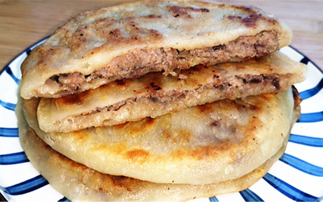 蒙古大馅饼就要这样做,1份面3份馅,真正的薄皮大馅,解馋又过瘾_哔哩哔