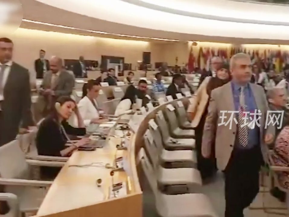 联合国会议一幕:以色列政府代表上台发言,多国代表纷纷离场抗议!