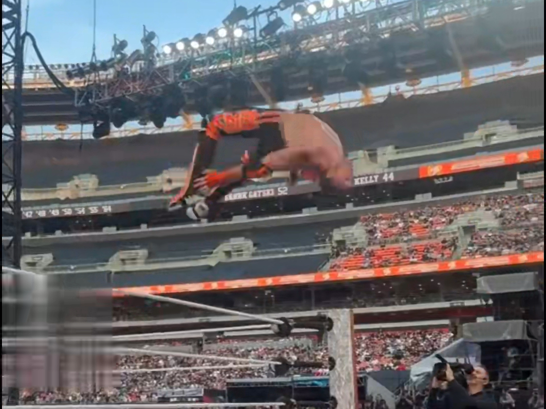 罗根保罗今年最佳月面宙反