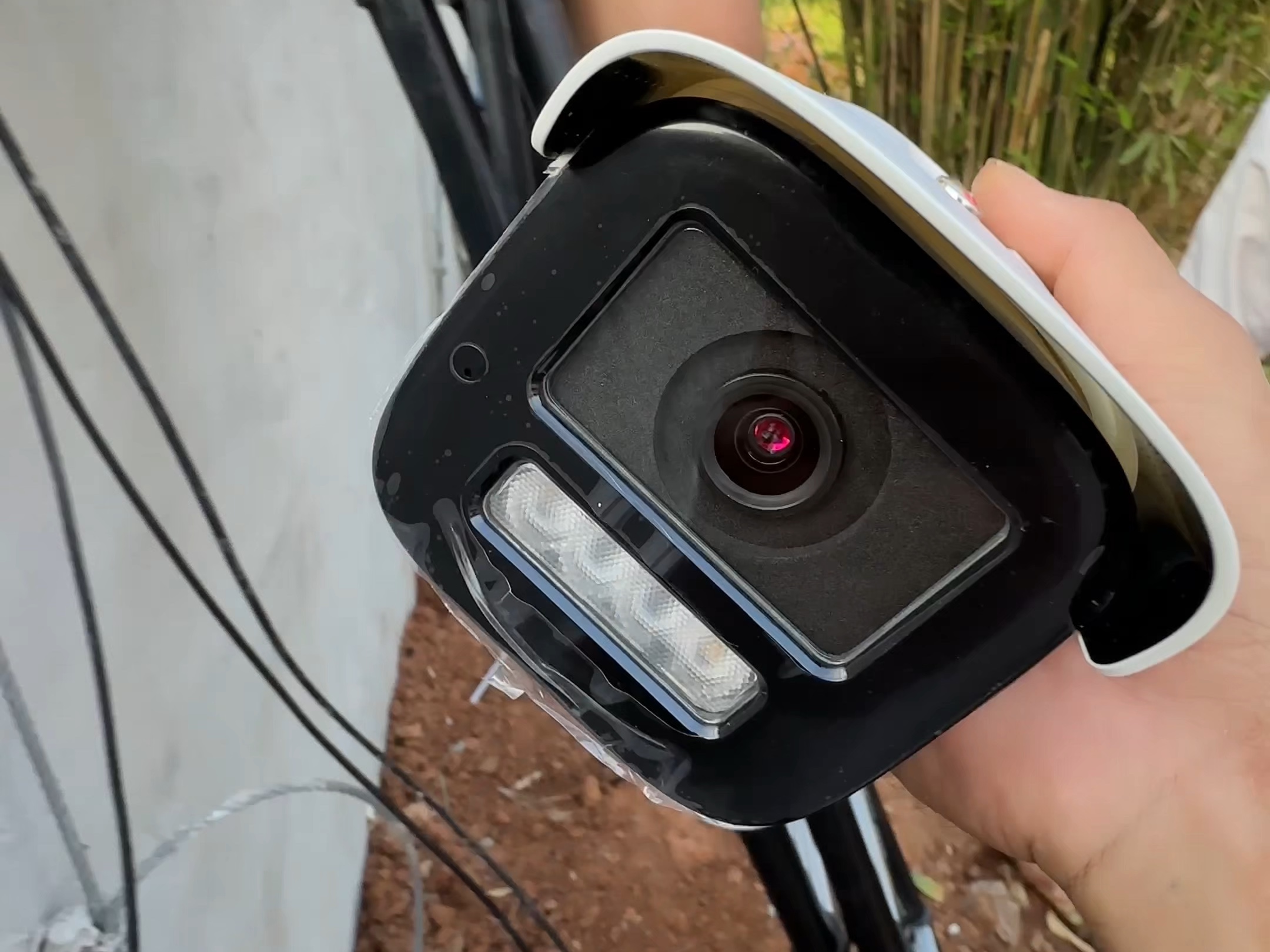 承接各类监控安装与维修业务,有线的无线的,公司的家庭的,都可以,有