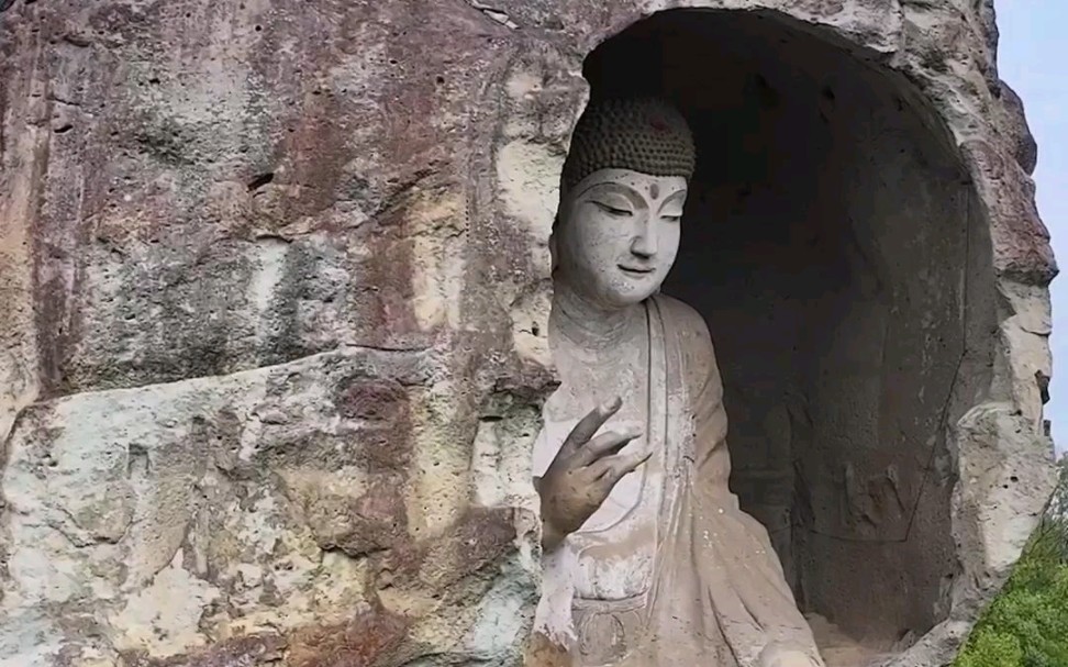 天下第一 天工大佛,屹立湖中1300多年,开凿于隋朝,历经三代工匠雕刻而