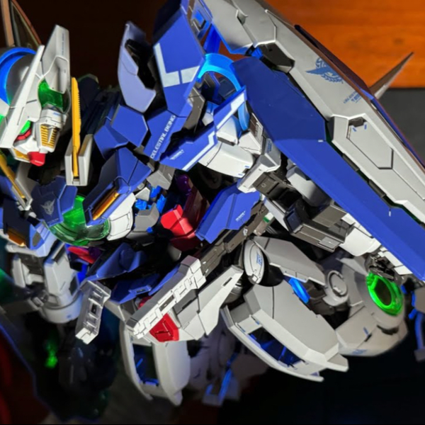 沉浸式拼装模型：万代PG 1/60 能天使高达EXIA 普通版高达00_哔哩