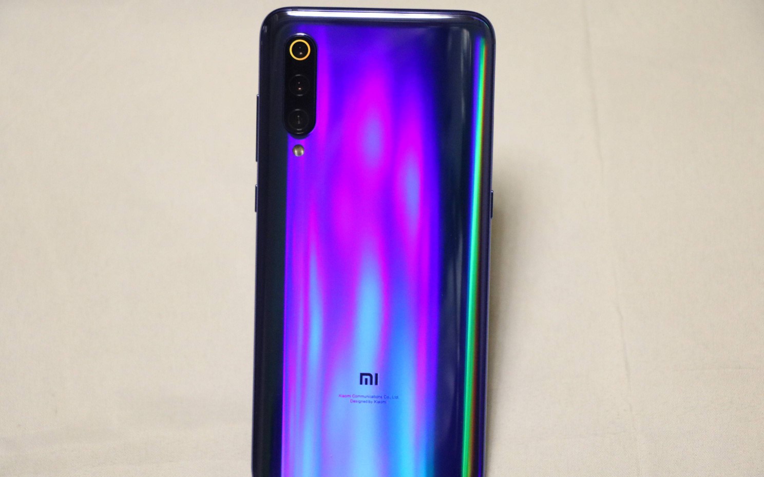 米家小米9全息幻彩紫,真香 雷军诚不欺我_哔哩哔哩 (゜-゜)つロ 干杯