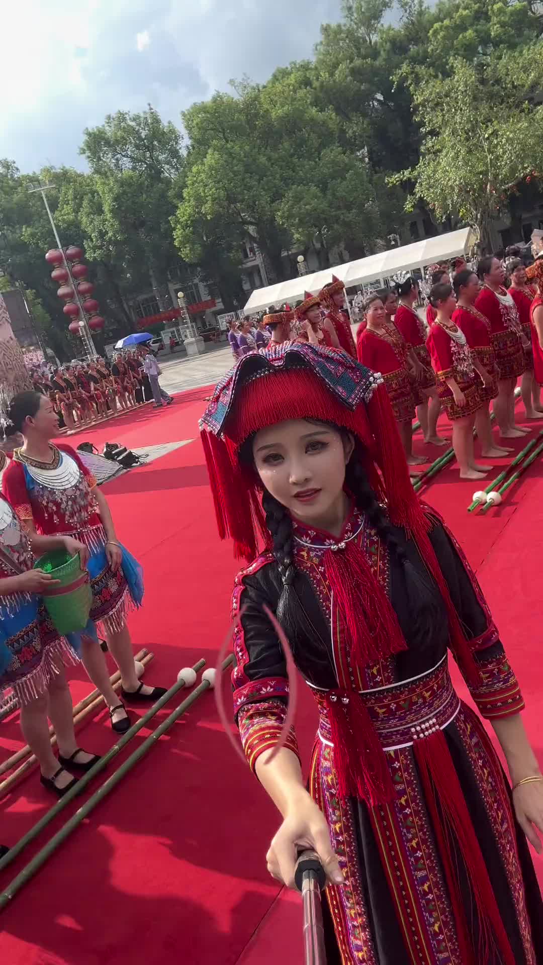 曾若馨海南黎族苗族竹竿舞五指山市2023年五指山市竹竿舞大赛