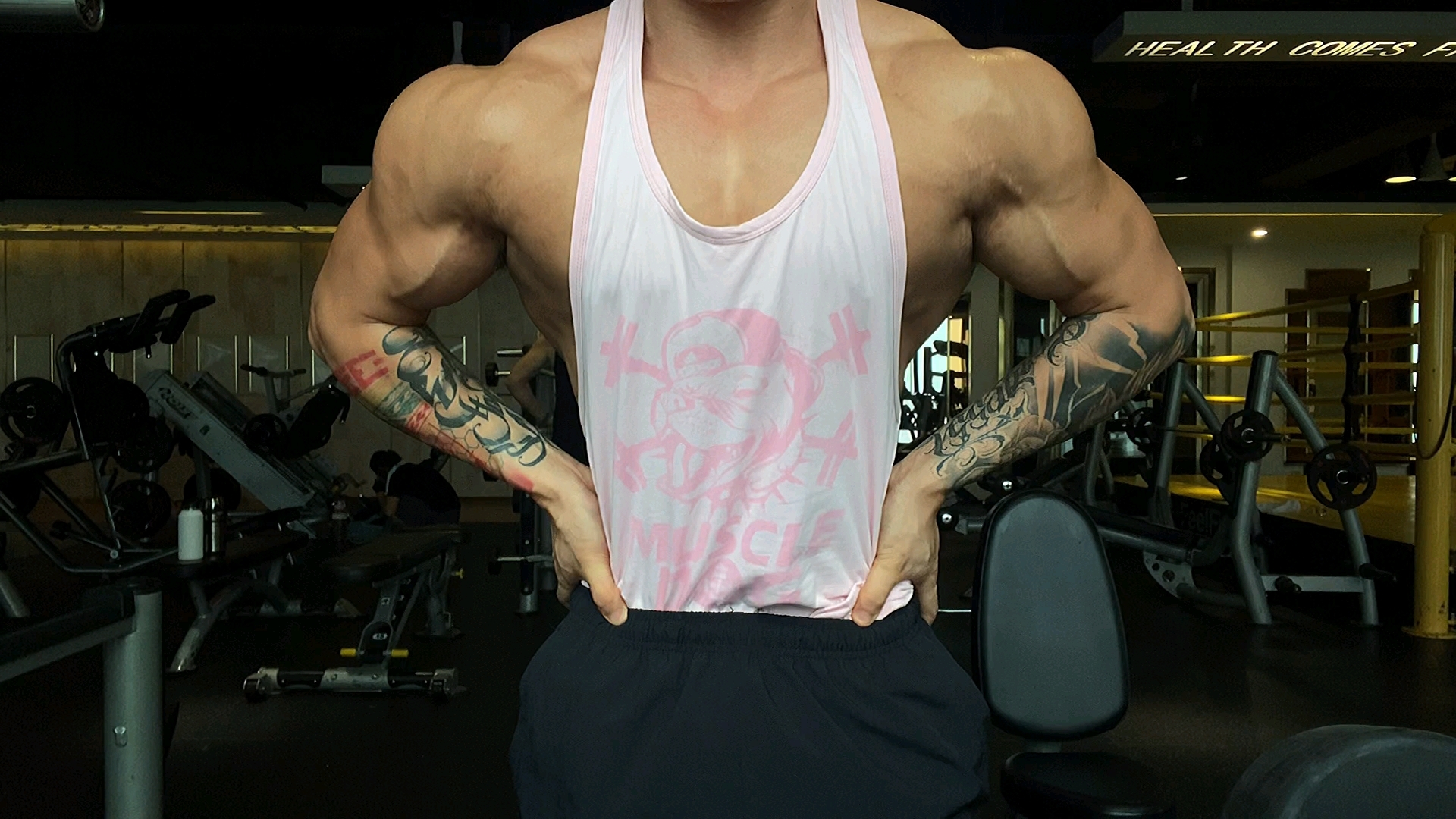 是你的花臂肌肉男吗?_哔哩哔哩_bilibili