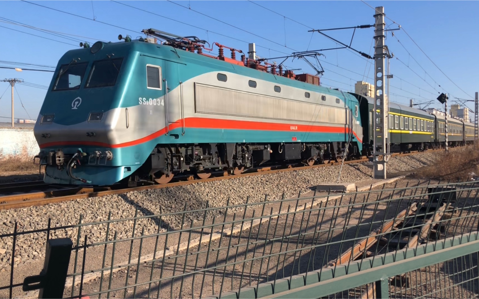 k1260次满洲里锦州通过水果道口本务沈局辽段ss90034