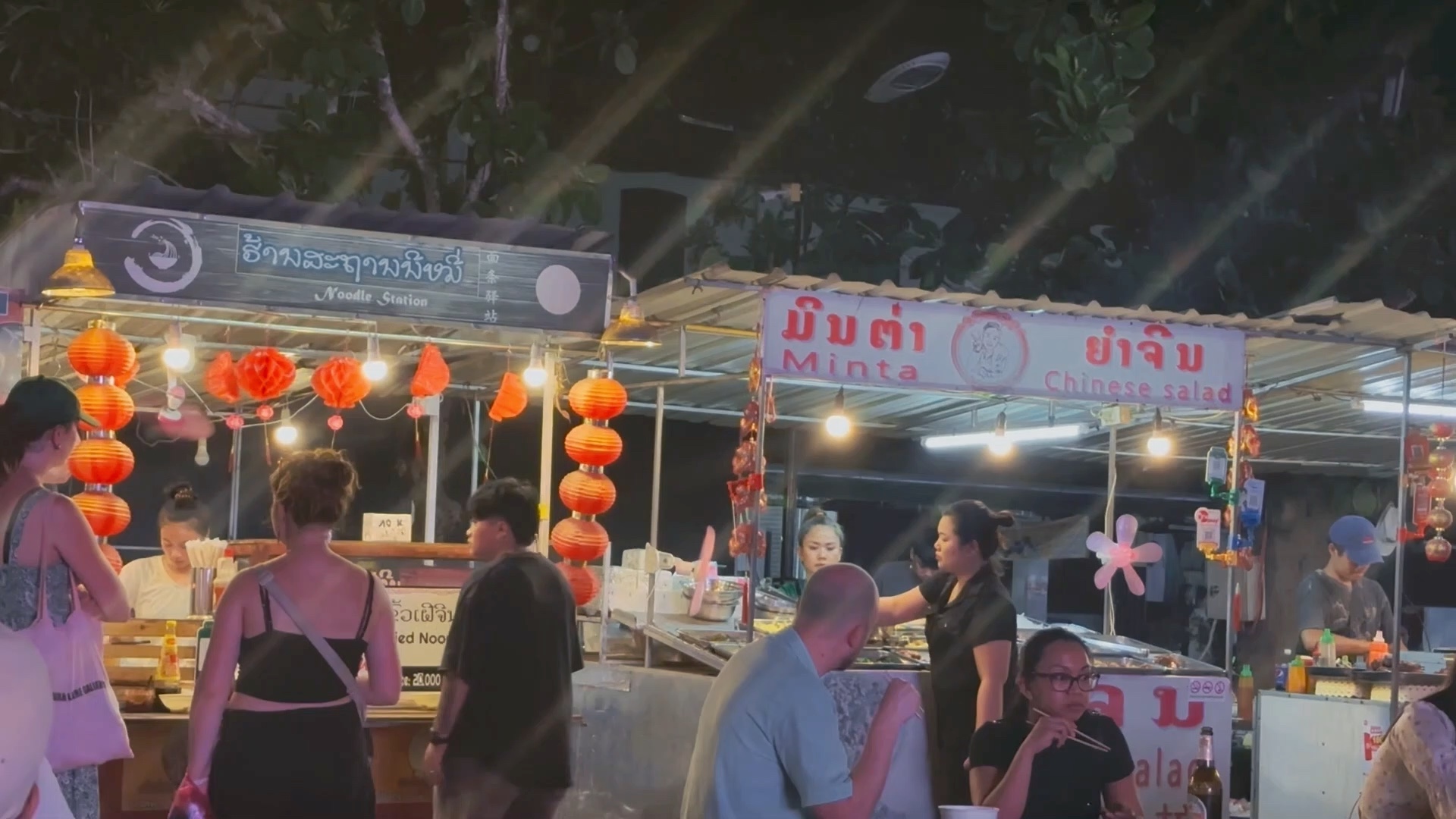 老挝琅勃拉邦夜市