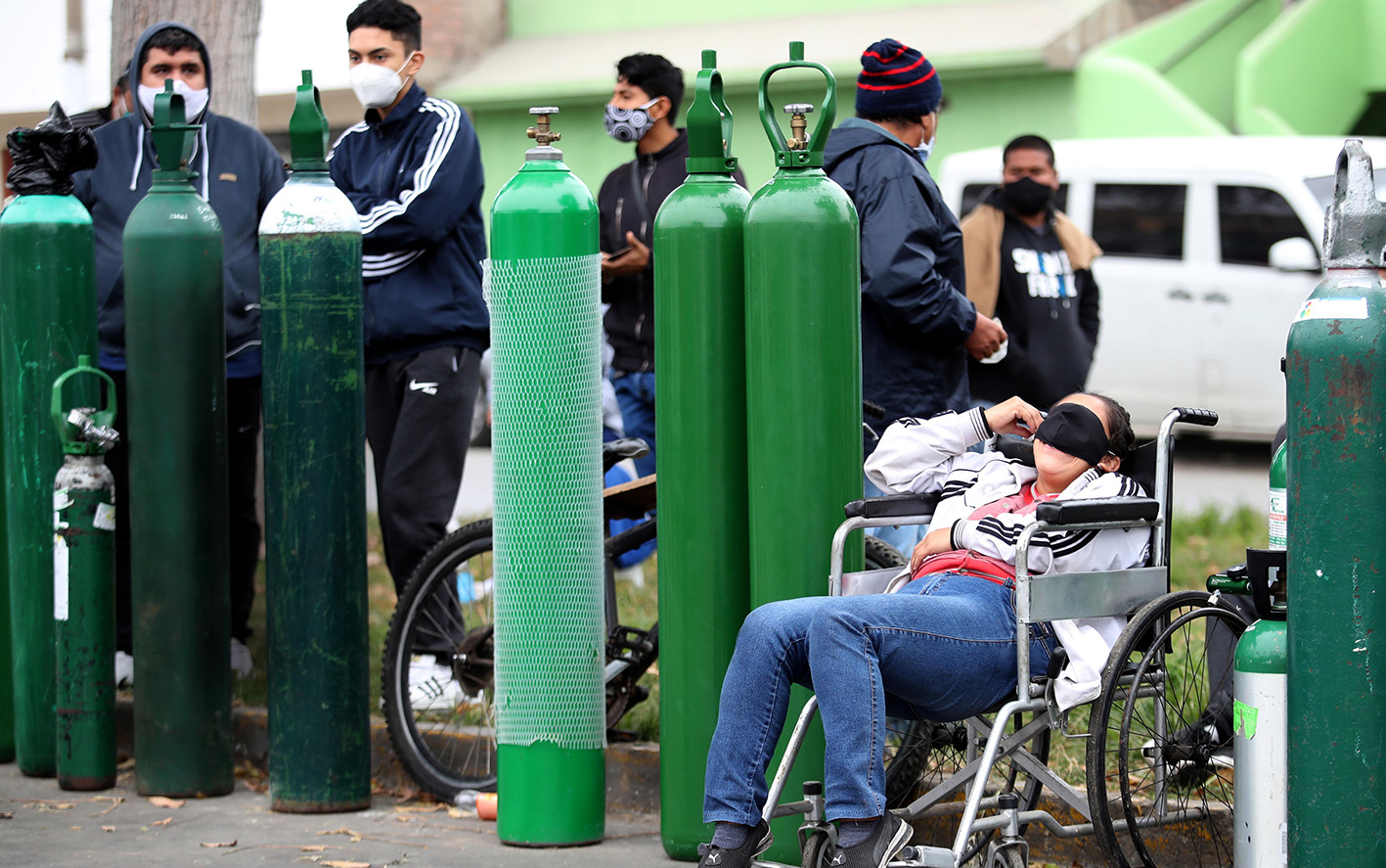 【中文字幕】秘鲁新冠疫情严重,人均死亡率已是全球第一,医院和氧气