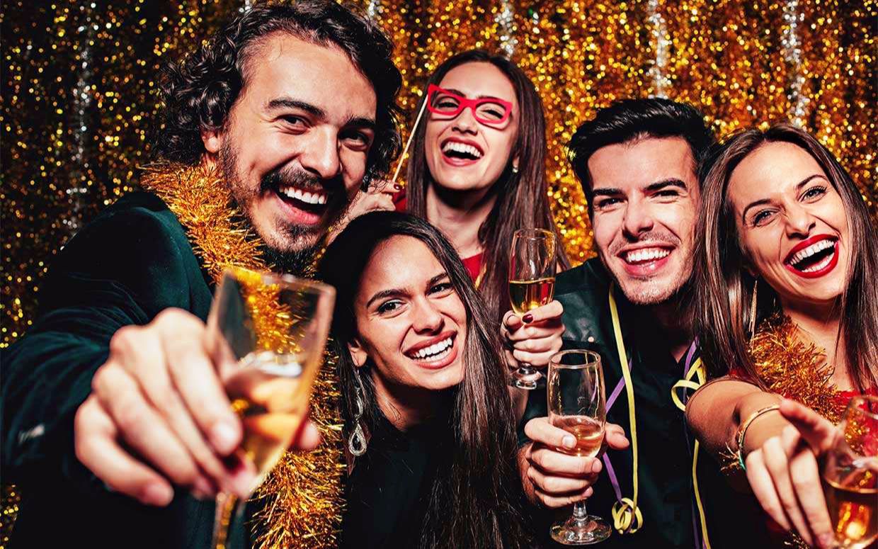 互动视频互动视频酒吧的恐怖遭遇女生去玩必须引以为戒