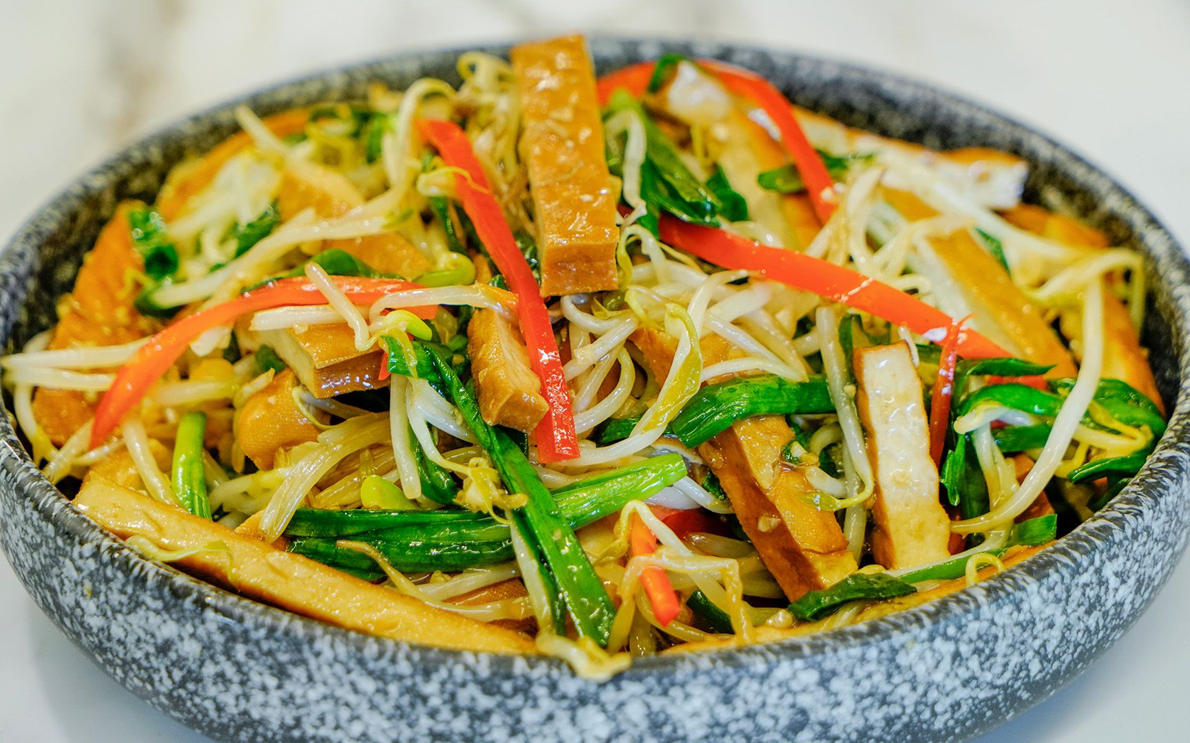 豆芽炒香干,两分钟搞定的菜,又香又脆又开胃