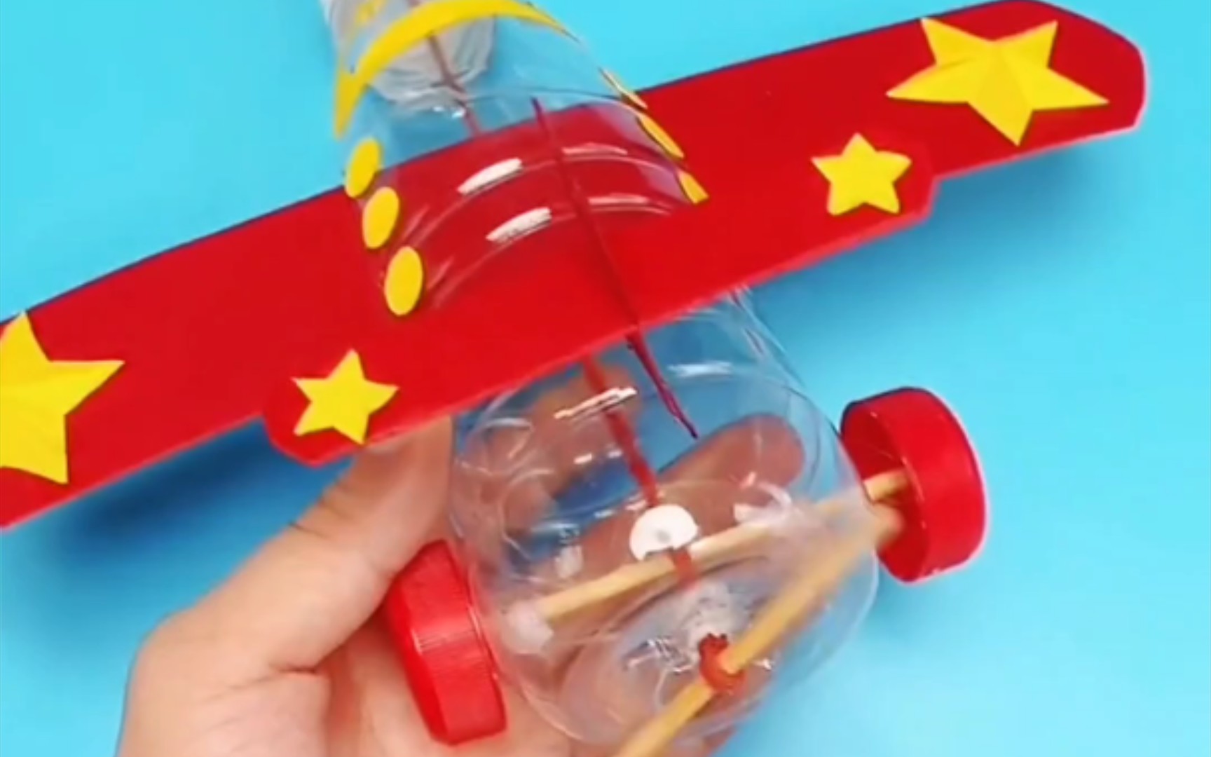 矿泉水瓶做飞机步骤图片