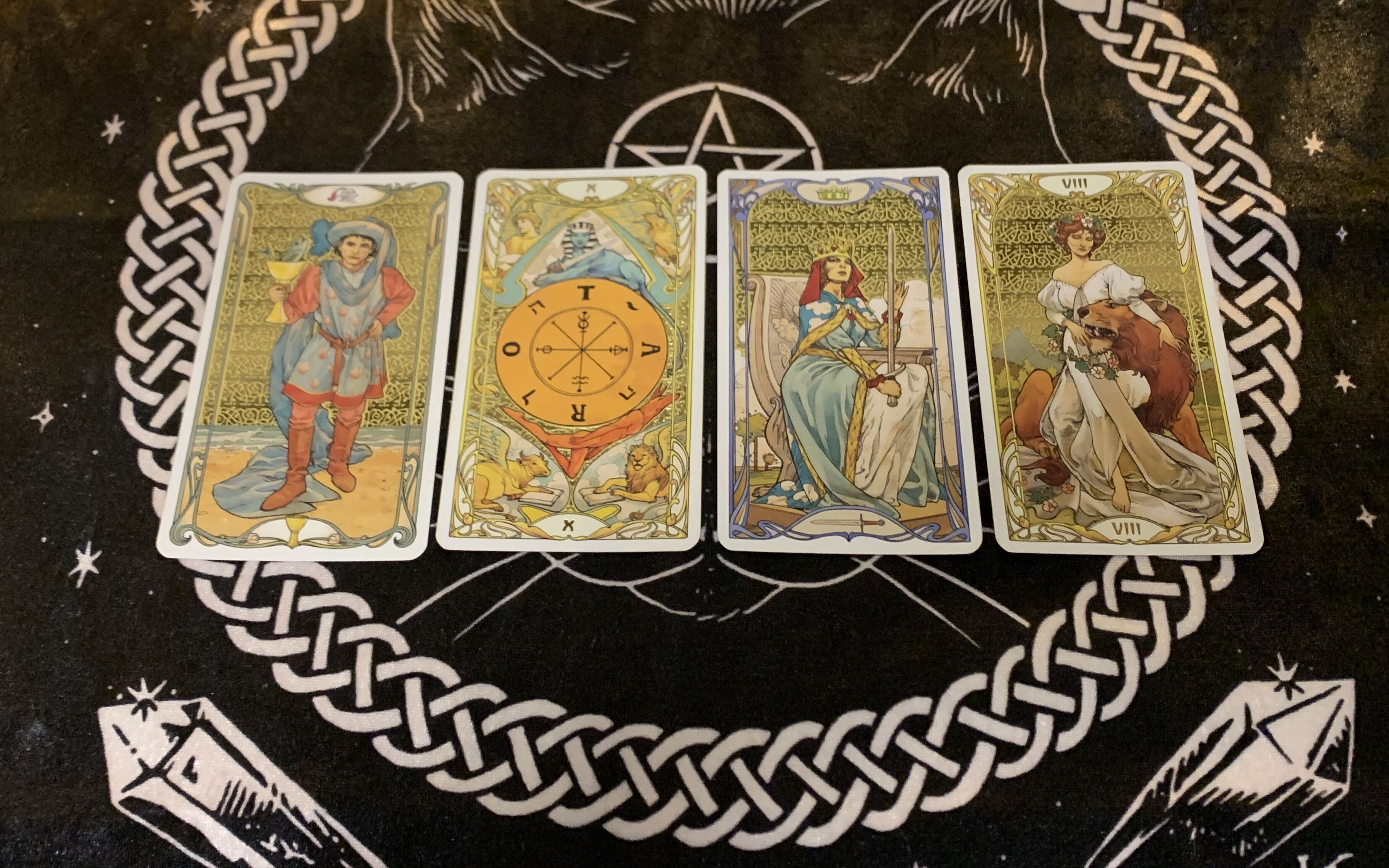 8,塔罗老师妞妞没有几百个个案还真的做不了loretta的塔罗老师～_哔哩
