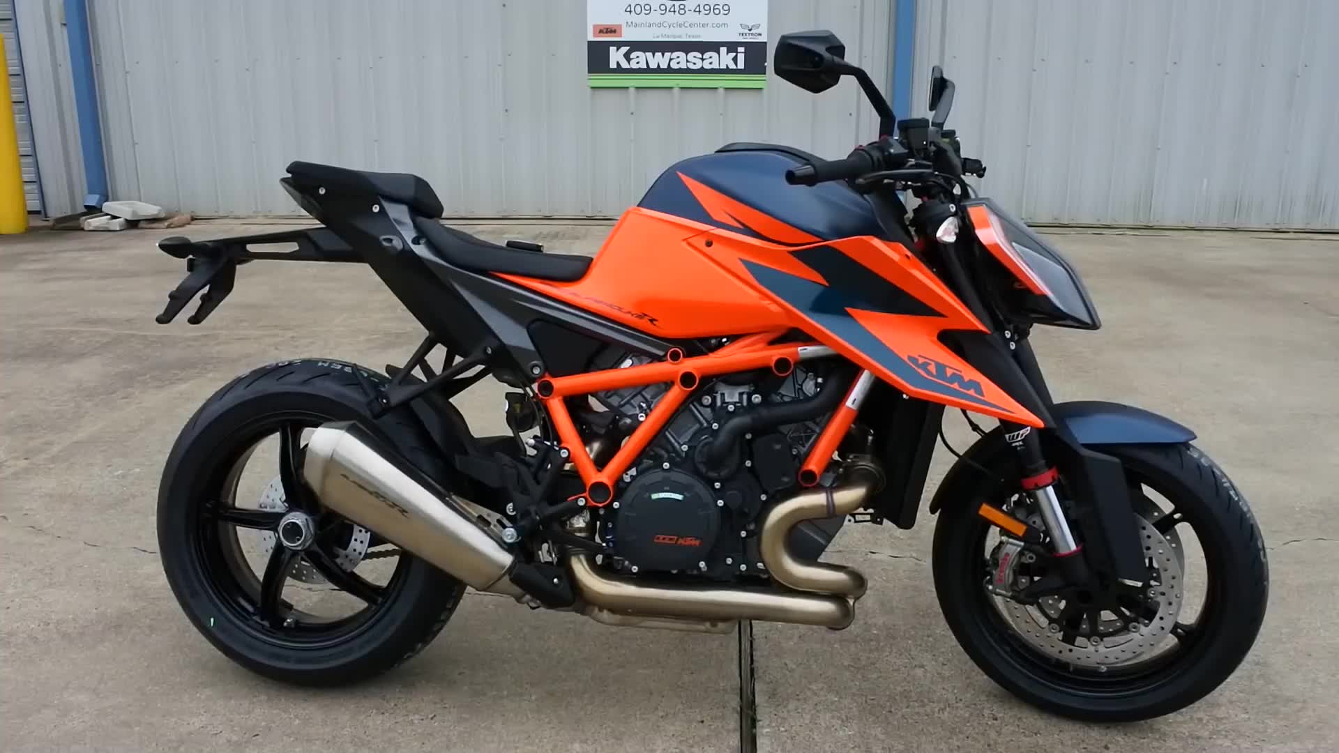 2020 ktm 1290 super duke r 静态视频