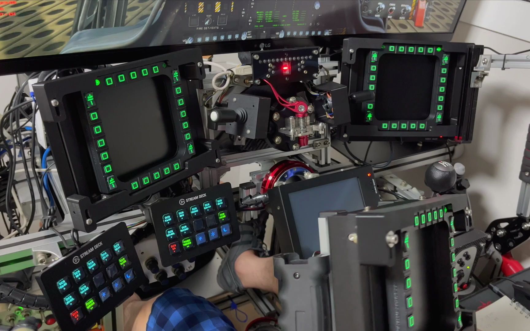 超牛的ah-64d阿帕奇驾驶舱模拟器设置