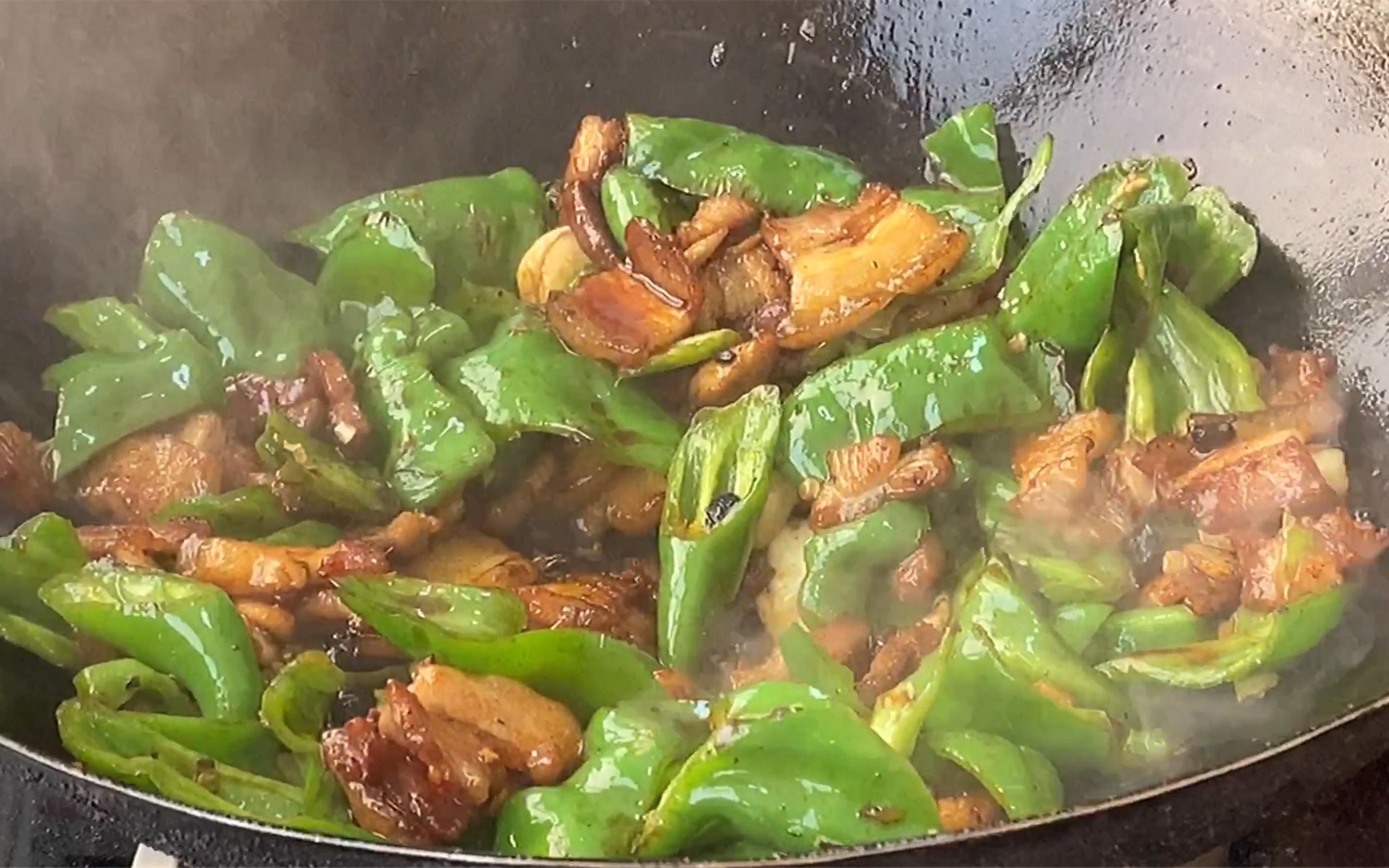 辣椒炒肉的正确做法,辣中带点咸香,开胃下饭,厨房小白也会做