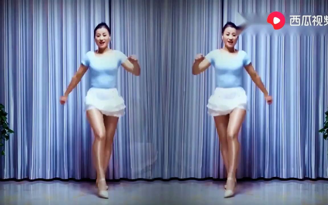 青青世界广场舞《无言的温柔》