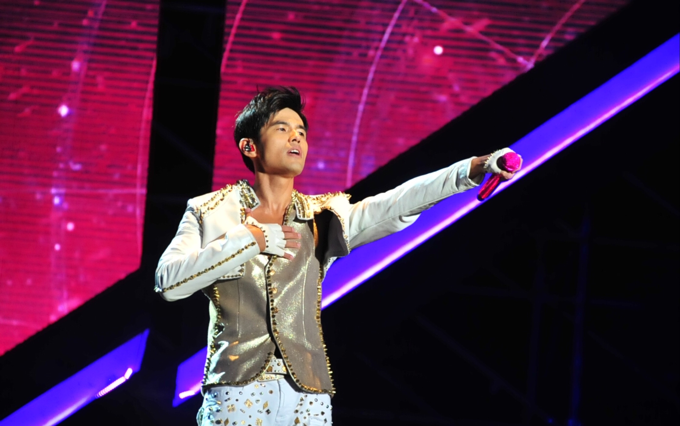 周杰伦2013年9月22日香港演唱会《开不了口》