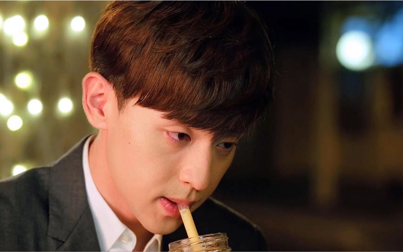 【我的真朋友】|【邵芃橙】邓伦cut 07下 (芃橙喝奶茶思念母亲)_哔哩