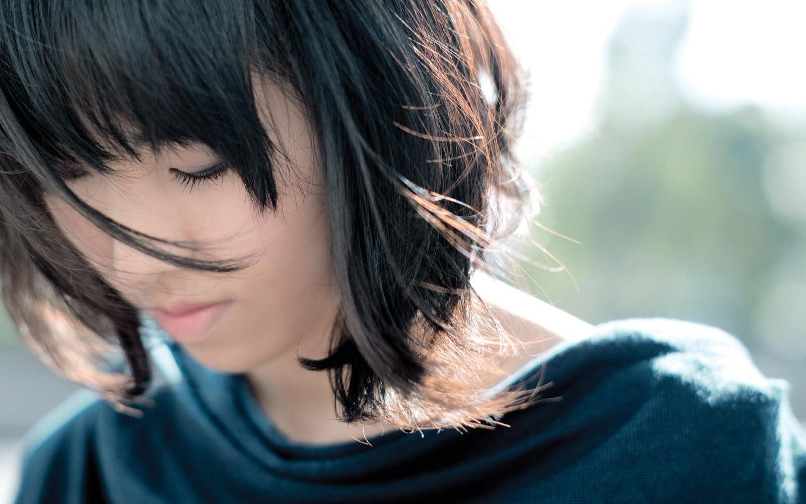 王若琳《亲密爱人》尤克里里现场教学,扒歌配和弦编配演示,大夫山