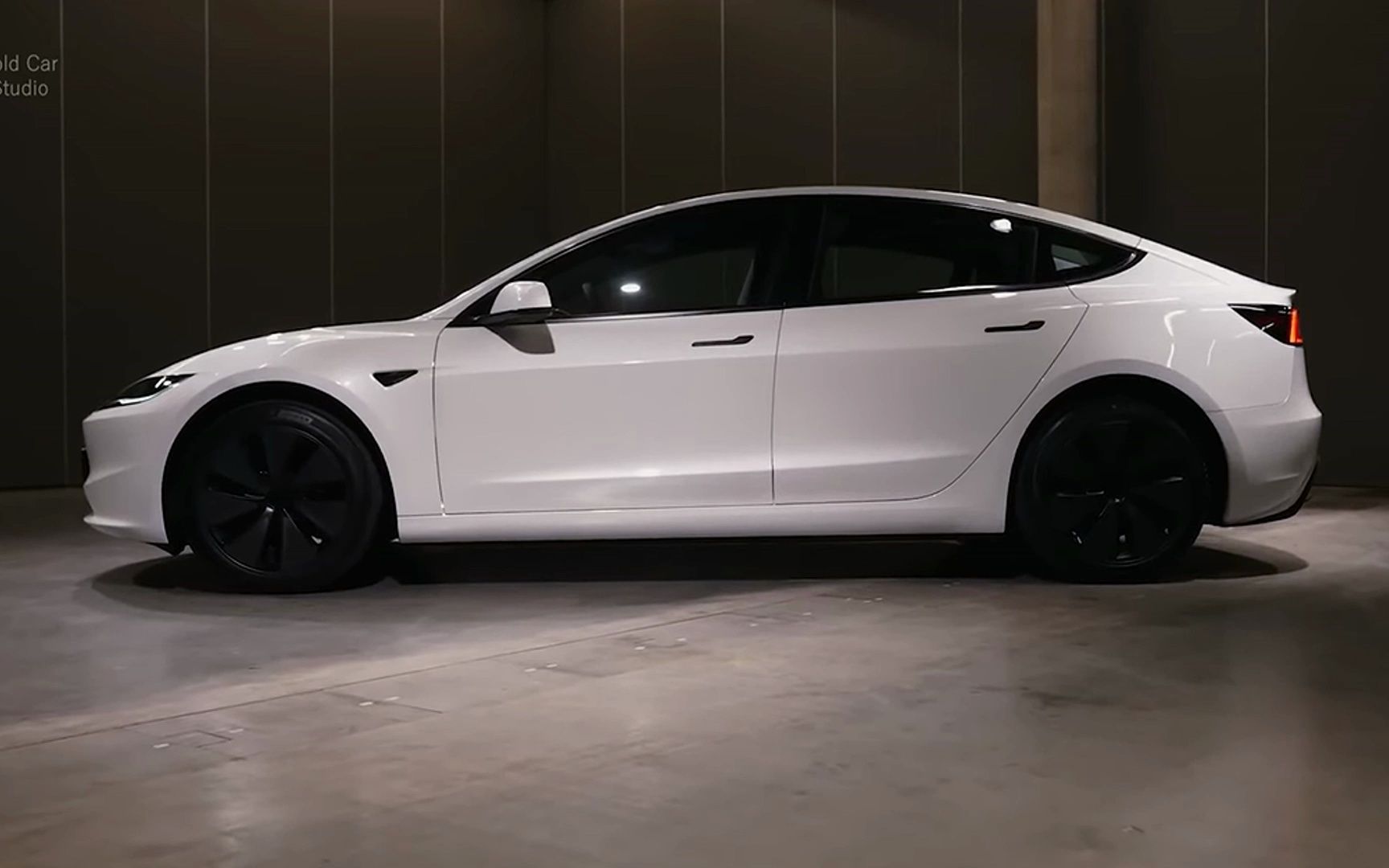 新款的特斯拉model3上市了,运动的外观让我们给马斯克点赞吧!