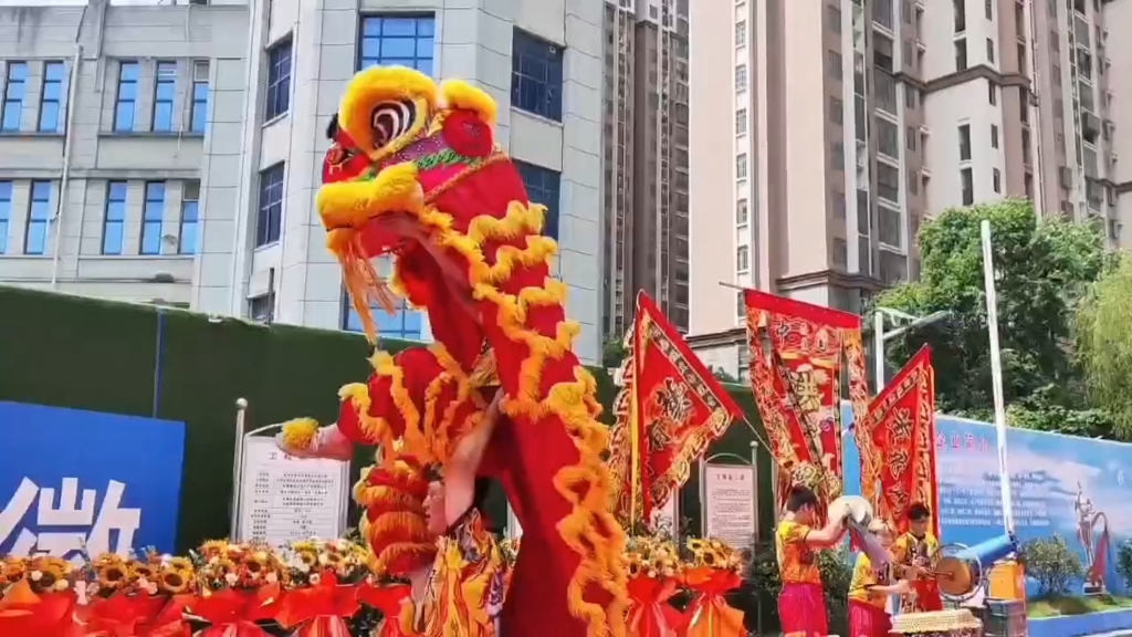 重庆垫江县舞狮队177/8200/5860本地舞狮队 专业舞狮 梅花桩高杆舞狮