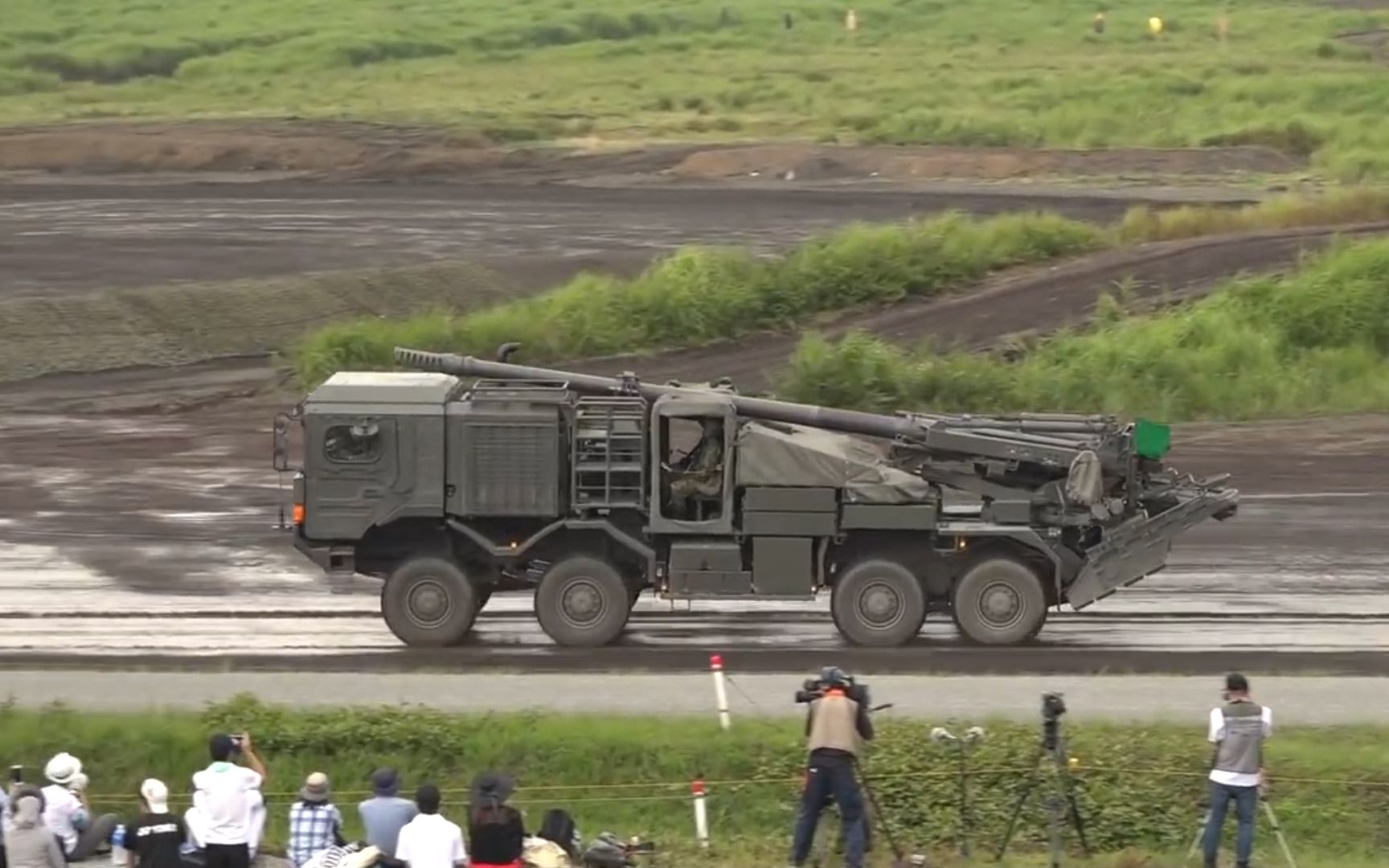 日本最新型155毫米卡车炮曝光两个细节引发网友争论