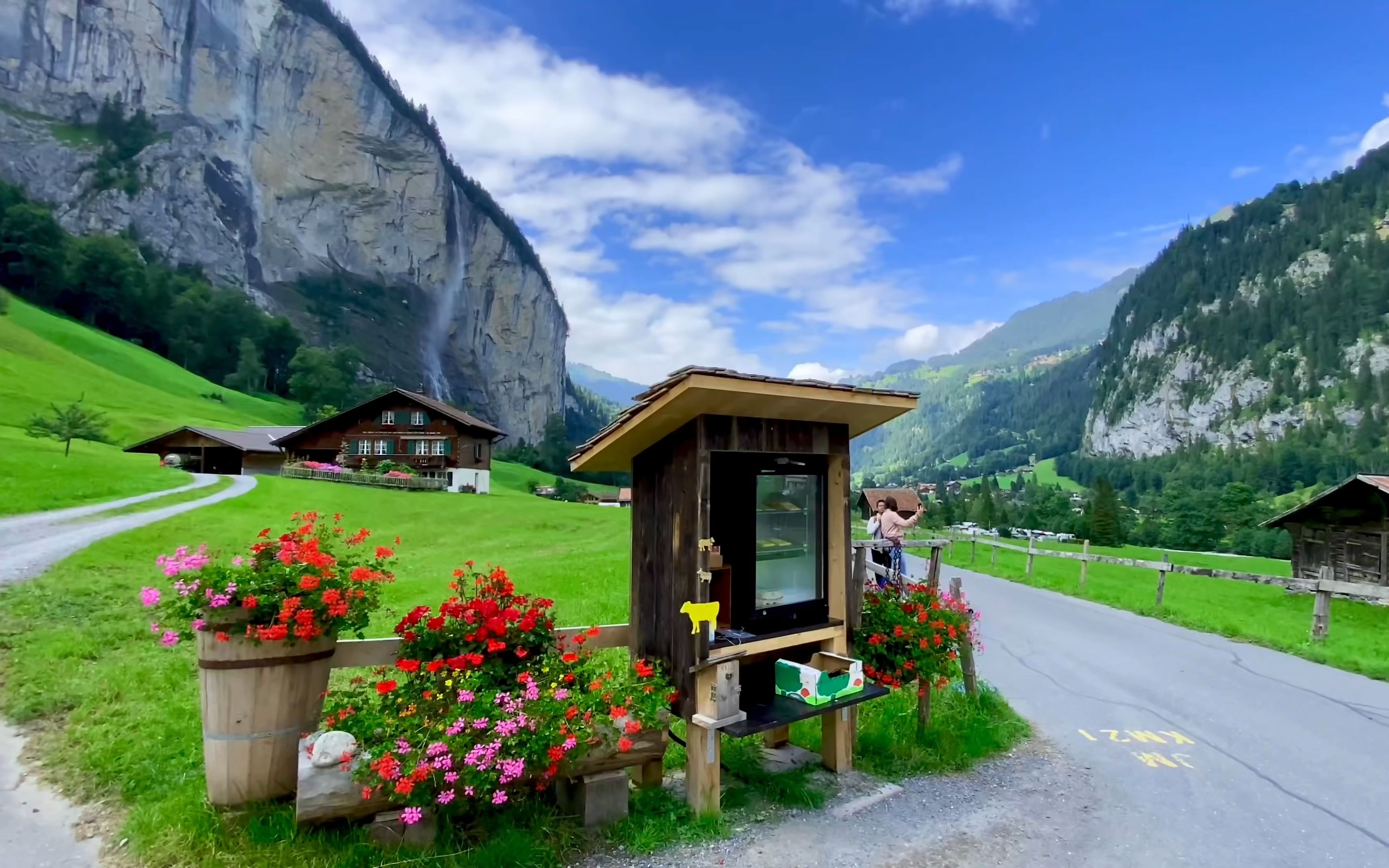 [图]【4K】劳特布龙嫩 Lauterbrunnen 瑞士美丽的村庄