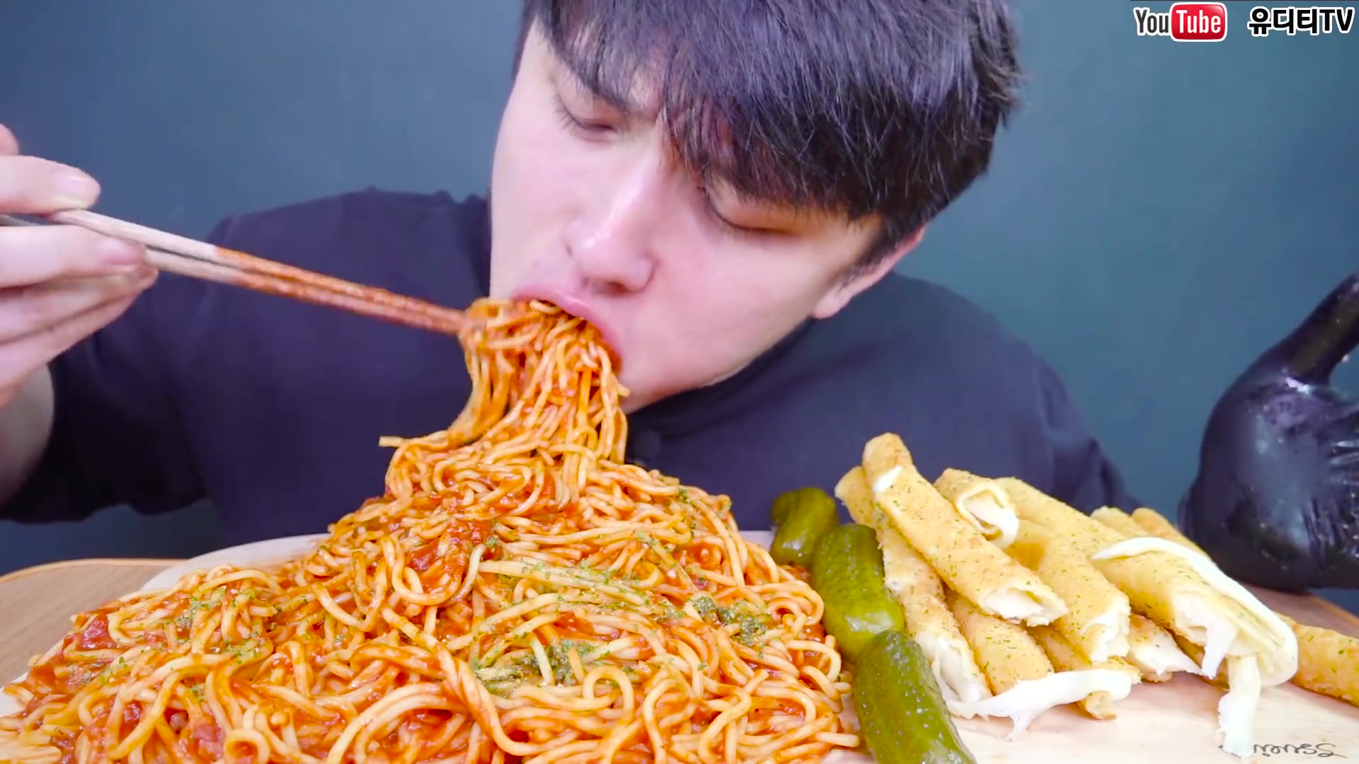 【韩国深渊巨口小哥】暴风大口进食镜头_哔哩哔哩 (゜-゜)つロ 干杯