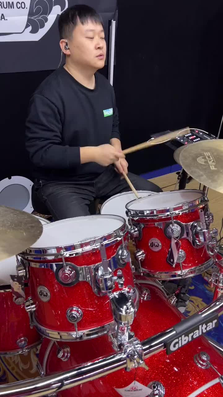 感觉动作太懒散了架子鼓架子鼓演奏练鼓日常鼓手爵士鼓架子鼓