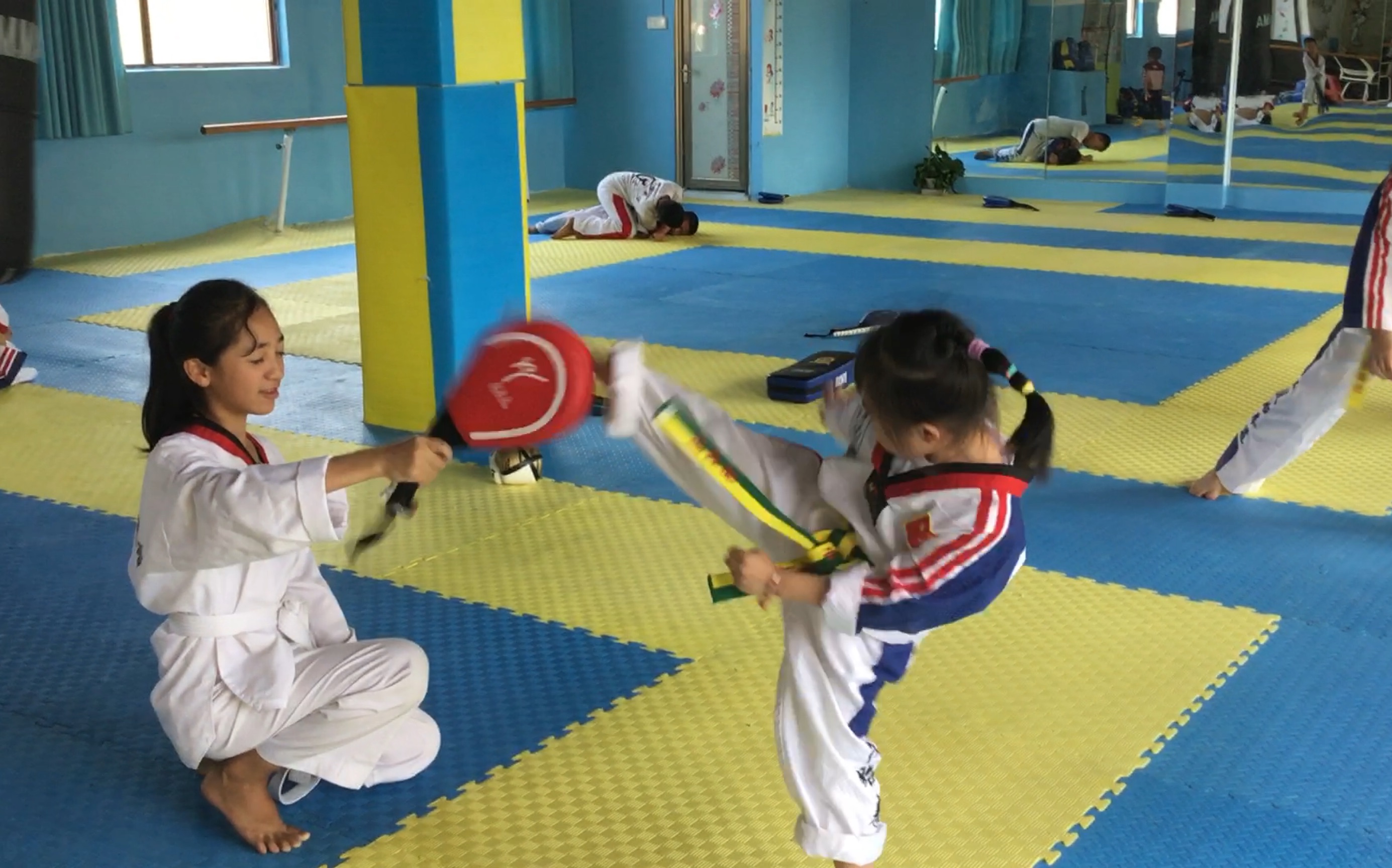 (跆拳道)这位一年级的小妺妹其实很厉害哒*11゜1911*:.17.